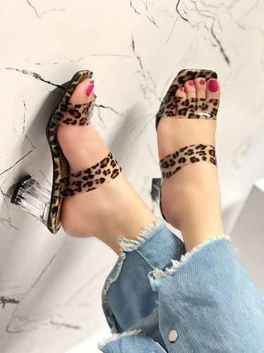 صندل زنانه/دخترانه مدل Ava پاشنه شیشه ای 5 سانت مدل طلقی پلنگی خاص ترین جنس بازار سایزبندی 37 تا 40