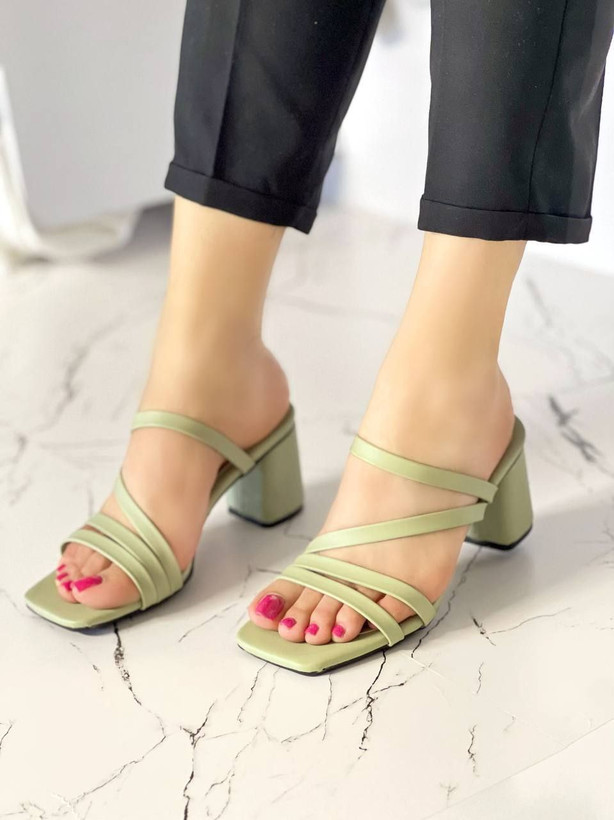 کفش صندل زنانه/دخترانه مدل orkide جنس رویه بیاله ترک پاشنه ۵ سانت زیره زیر پاشنه سایزبندی ۳۷ تا ۴۰ رنگبندی مداد رنگی