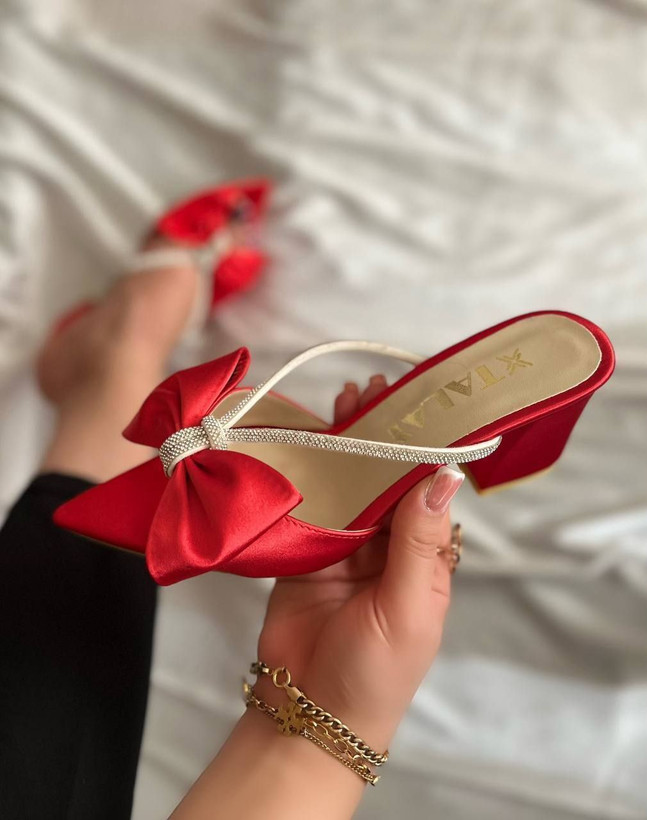 صندل مجلسی زنانه/دخترانه مدل papillon سایزبندی ۳۶ تا ۴۱ رویه ساتن وارداتی زیره rafik نگین وارداتی و بدون ریزش پاشنه ۵ سانت کیفیت تضمینی