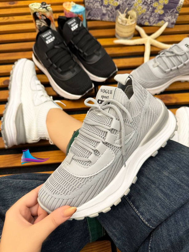 کتونی زنانه/دخترانه مدل جدید زیره پیو ووگو بافتی لژ ۳ سانت قالب استاندارد سایزبندی ۳۷ تا ۴۰