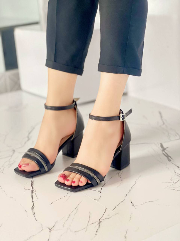 کفش مجلسی زنانه/دخترانه مدل رها سایزبندی ۳۷ تا ۴۰ پاشنه ۵ سانت نگین وارداتی ترک شیک و راحت