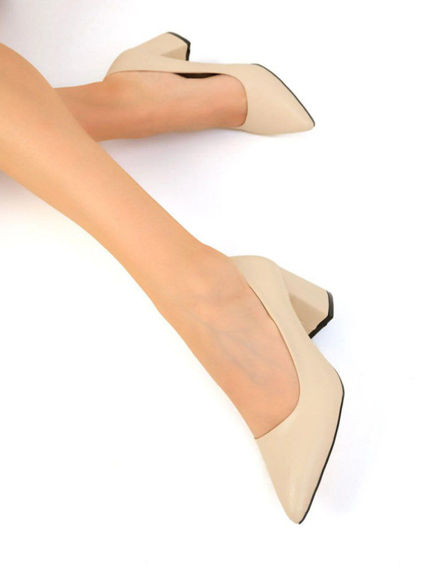 کفش زنانه/دخترانه مدل کلاسیک mini سایزبندی ۳۷ تا ۴۱ پاشنه ۵ سانت زیره کار کمپارس کیفیت عالی قالب پنجه دار و راحت