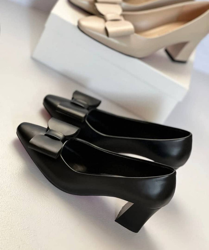 کفش مجلسی زنانه/دخترانه مدل پاشیک رویه چرم بیاله واکس خور زیره دلتا 7 سانت کیفیت عالی و جدید سایزبندی 38 تا 41 پاخوری شیک