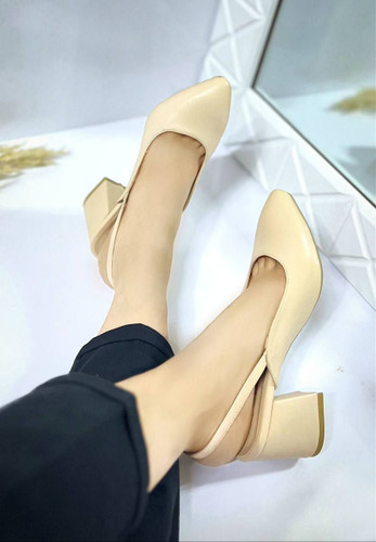 کفش ساده و مجلسی زنانه/دخترانه مدل کوربیس سایزبندی ۳۷ تا ۴۱ پاشنه ۵ سانت جنس چرم صنعتی وارداتی کفی راحت و نرم