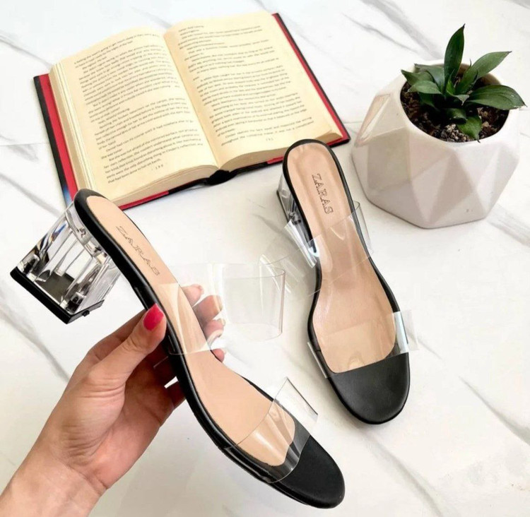 صندل طلقی زنانه/دخترانه مدل prada سایزبندی ۳۷ تا ۴۰ پاشنه شیشه ای Glass heel برند TMپاشنه ۵ سانتی