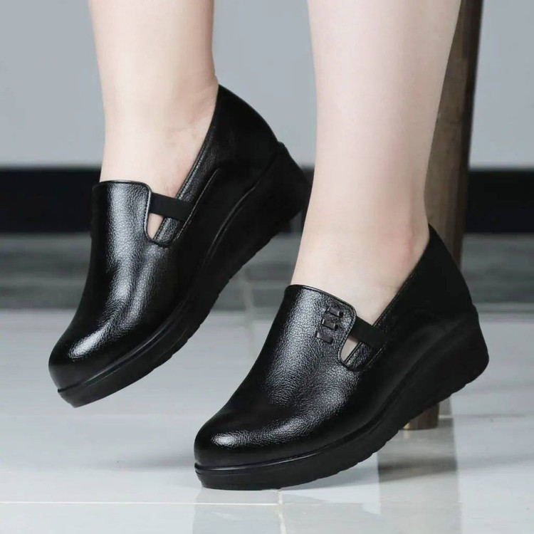 کفش طبی و کارمندی زنانه/دخترانه رویه چرم بیاله واکس خور زیره پیو نرم کفی داخل طبی سایزبندی ۳۷ تا ۴۲ پاخوری شیک