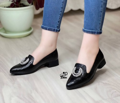 کالج شیک زنانه/دخترانه رویه ورنی چاپی پاخوری شیک یراق و نگین خارجی زیره بتا ۳ سانتی سایز۳۷تا۴۱ قالب استاندارد یک سال ضمانت تعویض