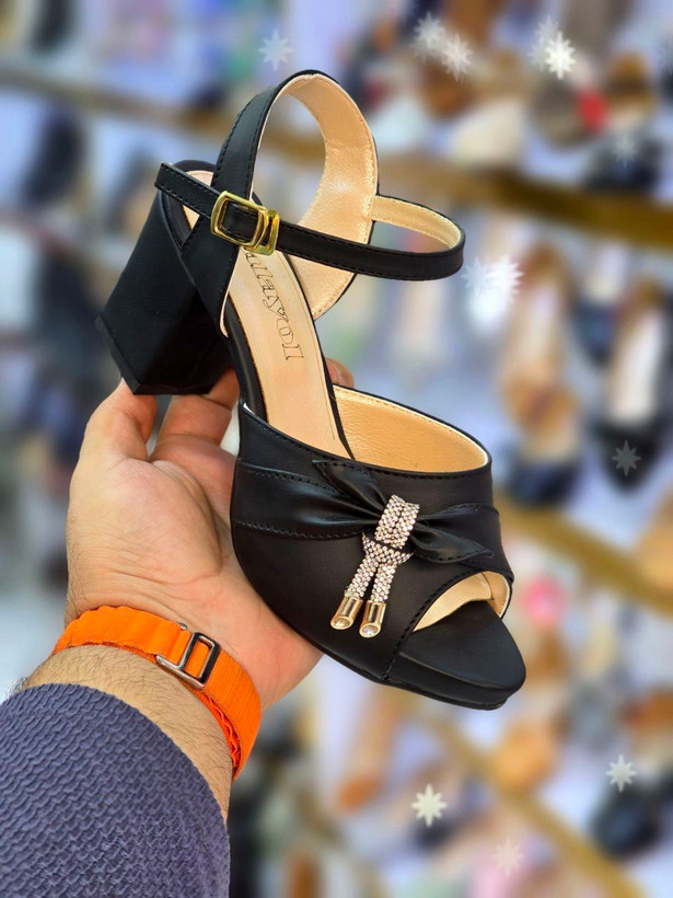 کفش مجلسی جدید زنانه/دخترانه کیفیت عالی سایزبندی ۳۷ تا ۴۰ لطفا موجودی گرفته شود