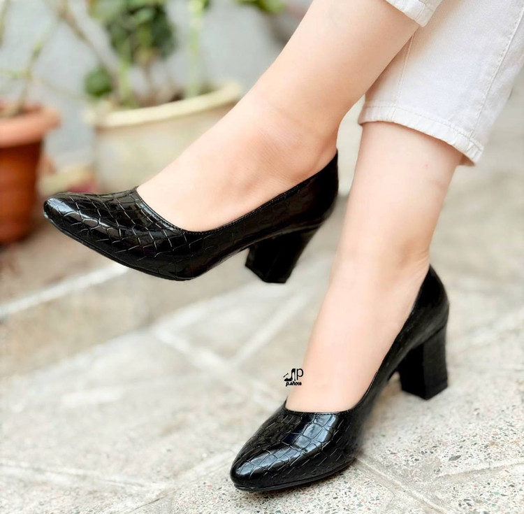 کفش مجلسی زنانه/دخترانه رویه چرم ورنی پاخوری شیک پاشنه ۶ سانتی بتا سایزبندی ۳۷ تا ۴۱ قالب استاندارد