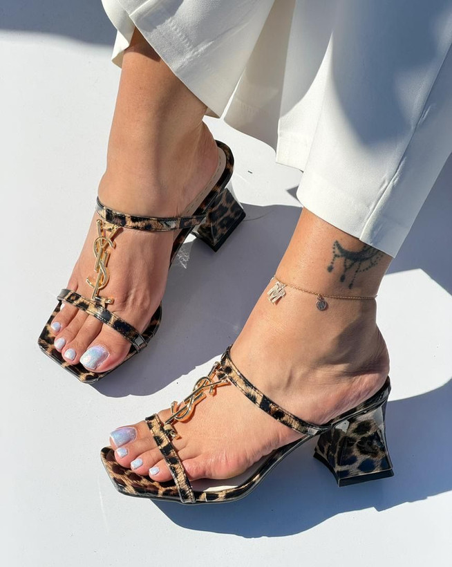 کفش صندل زنانه ysl پاشنه جدید بسیار شیک خوشپا و راحت سایزبندی ۳۷ تا ۴۰