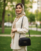 کیف پاسپورتی زارا زنانه جنس رویه سوگو درجه یک سایز کیف ۱۵ در ۲۰ بسیار جادار دو زیپ و دو خونه پشت کیف هم دارای زیپ یه کار شیک و خوش استایل