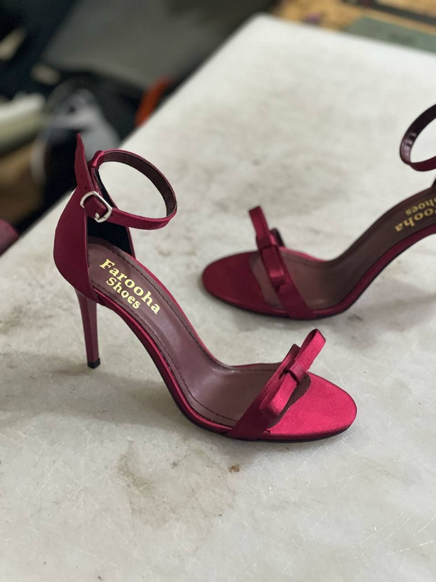کفش مجلسی زنانه مدل هلما جنس رویه ساتن خارجی پاشنه ۷ سانت سایزبندی ۳۶ تا ۴۳ قالب استاندارد سفارش در رنگبندی دلخواه 😍